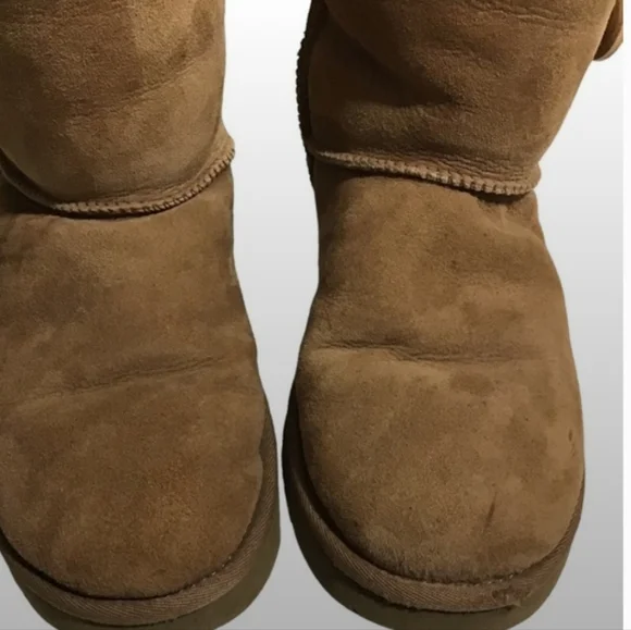 Ugg Bailey 3 Button Tall Boots Tripple Buttons Boot Sheepskin Shearling 8 Uggs - Picture 4 of 9